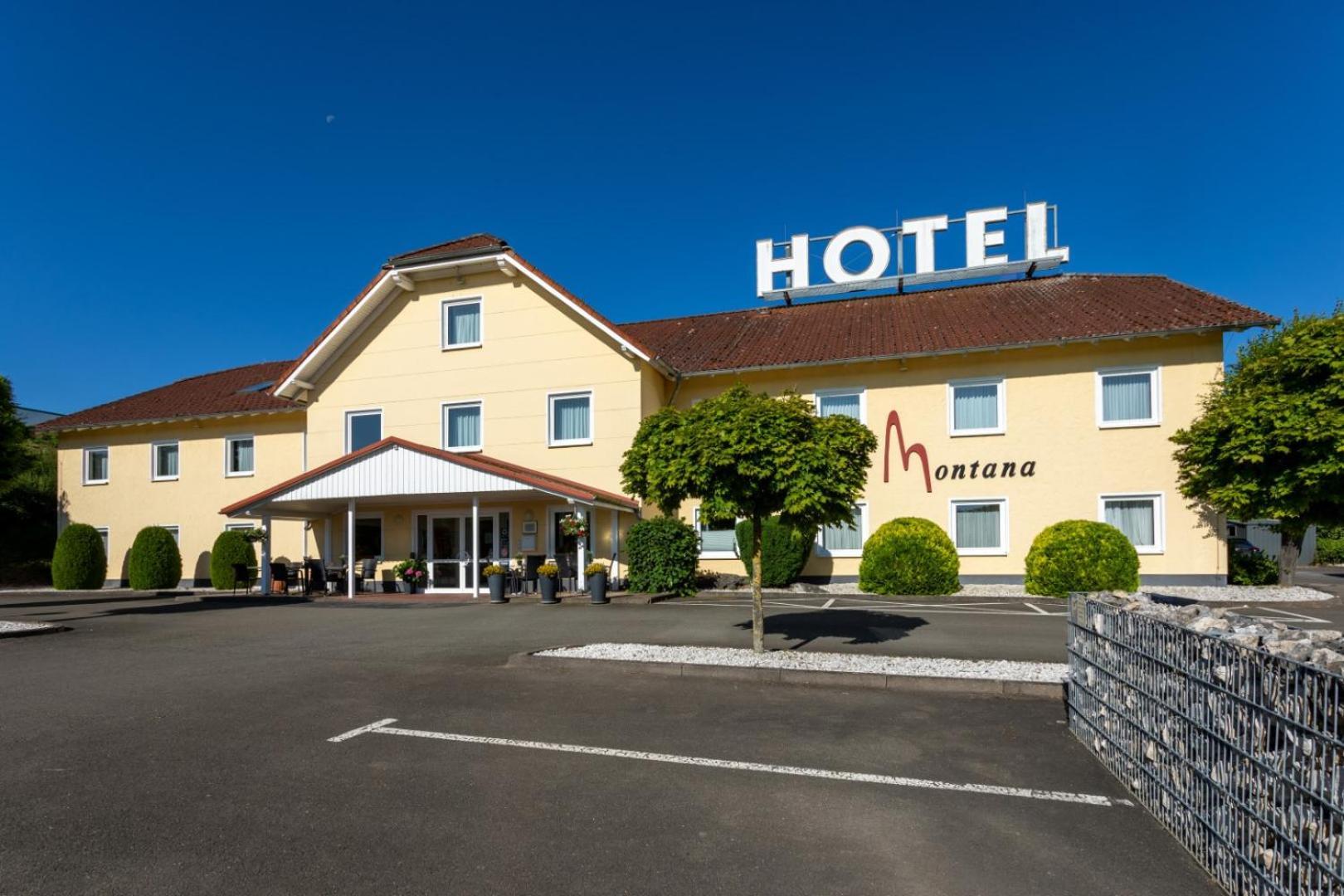 Hotel Montana Diemelstadt Exterior foto