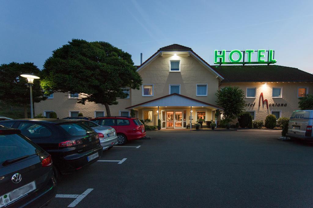 Hotel Montana Diemelstadt Exterior foto